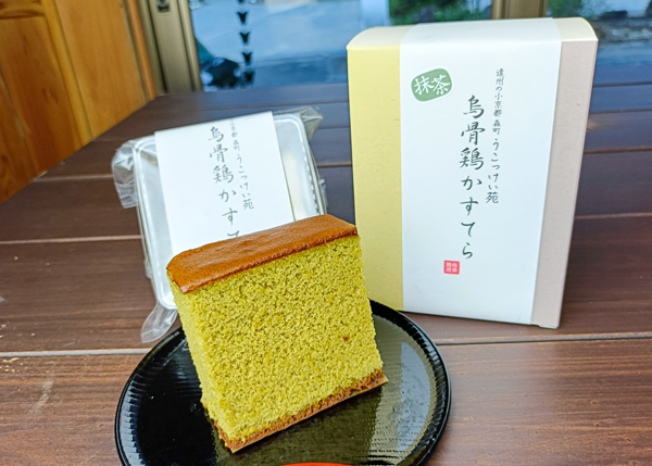 烏骨鶏抹茶カステラカット